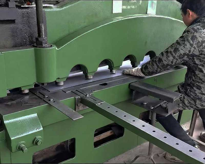 cutting system precisely shaping the outline of a screen at AGRO-GREENGO